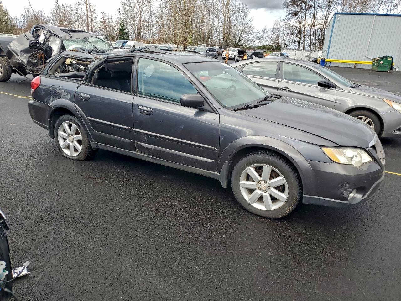 Subaru Outback 2.5i Limited Image 2