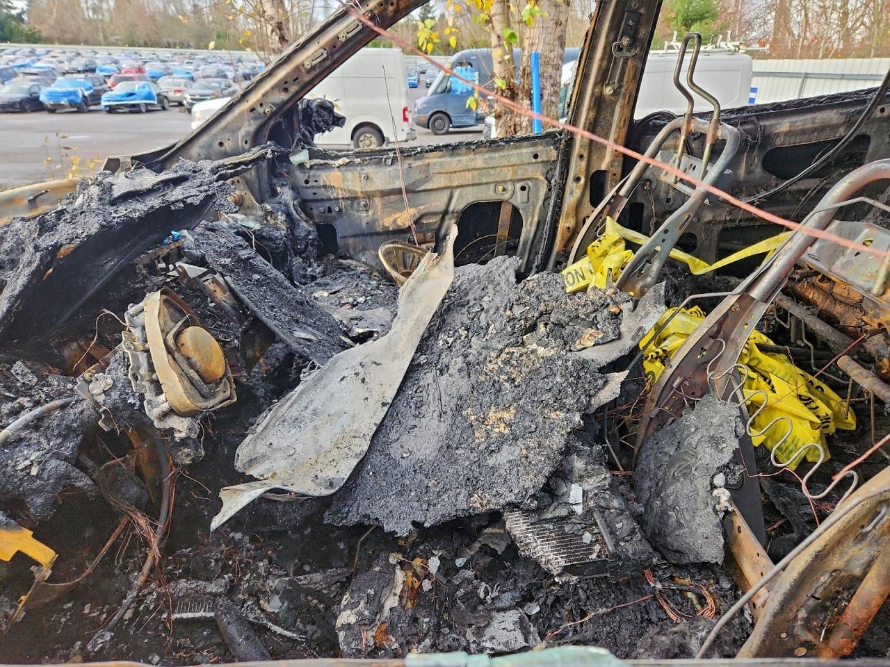 Nissan Pathfinder S Image 9