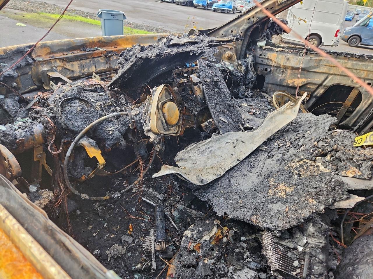 Nissan Pathfinder S Image 8