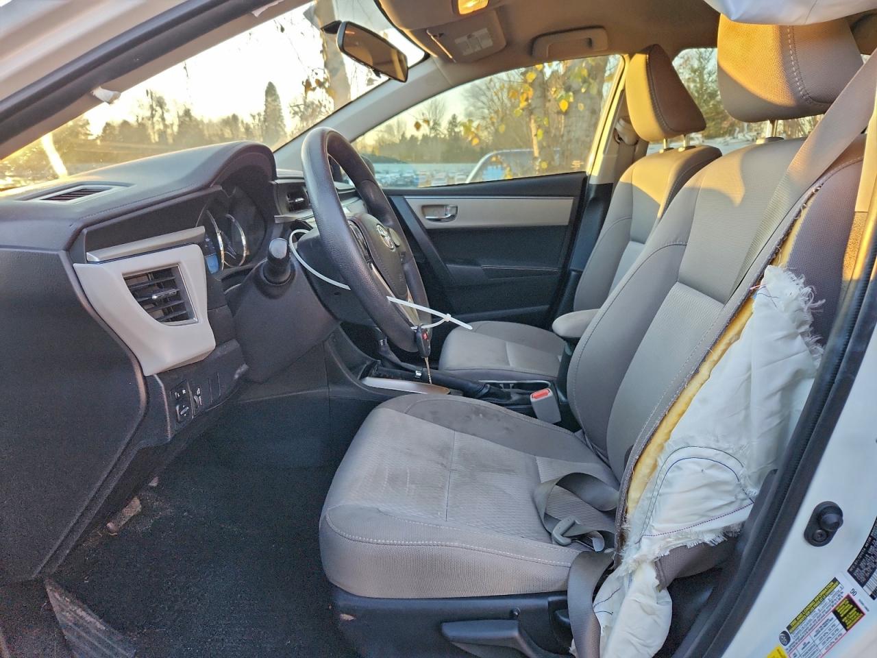 Toyota Corolla L Image 11