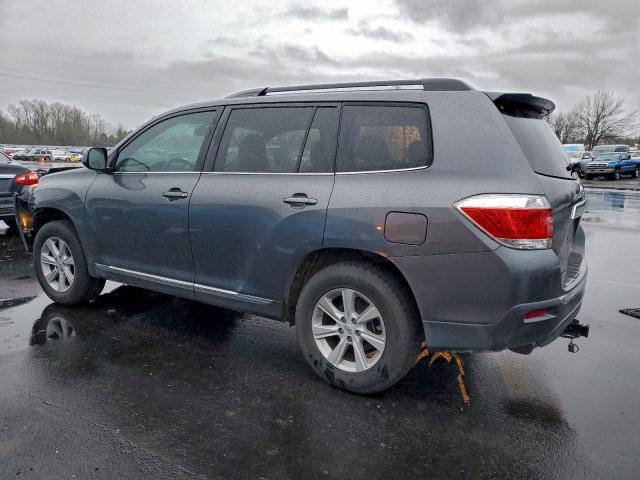 Toyota Highlander Base Image 4
