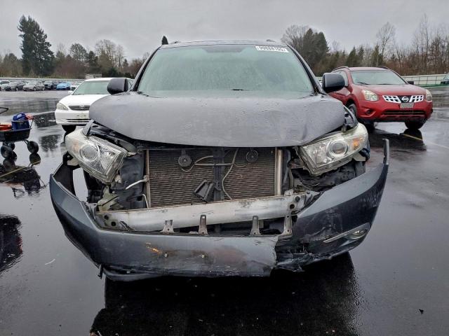 Toyota Highlander Base Image 6