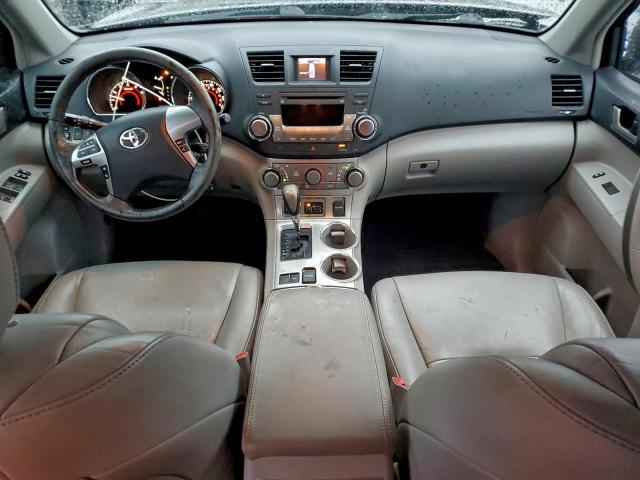 Toyota Highlander Base Image 5