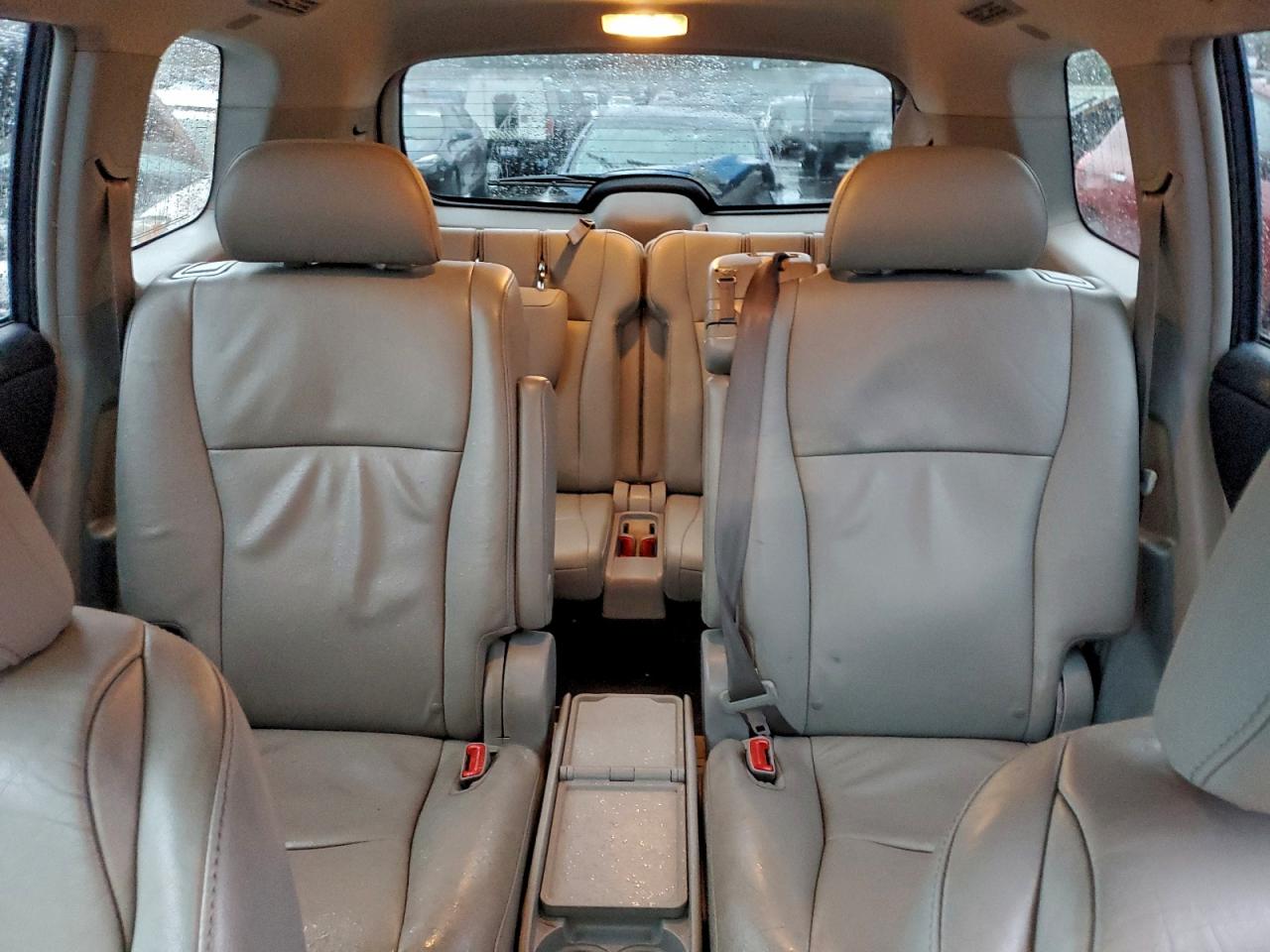 Toyota Highlander Base Image 8