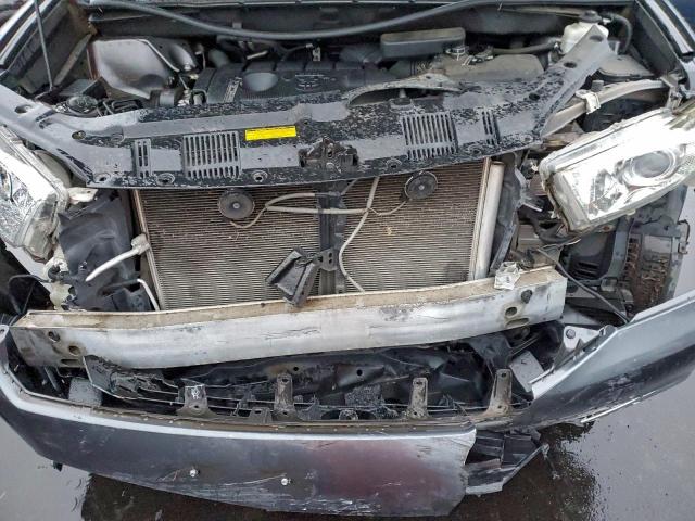 Toyota Highlander Base Image 13