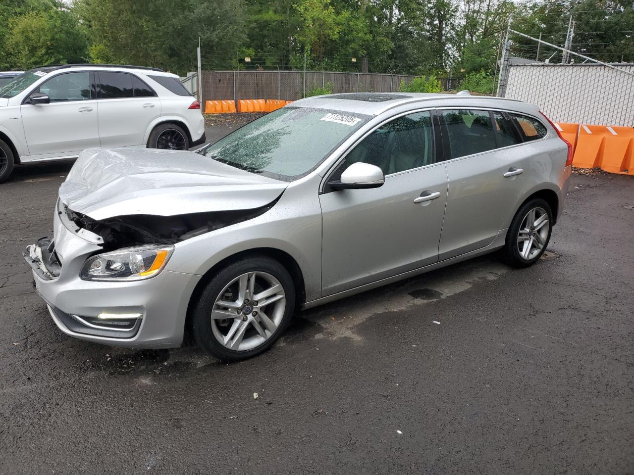 Volvo V60 Premier Image 1
