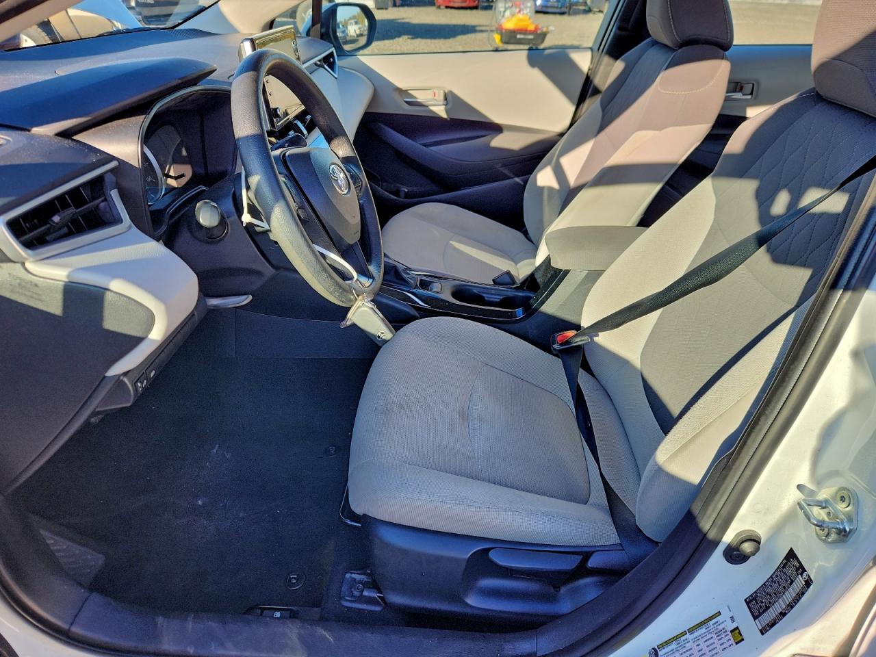 Toyota Corolla Le Image 8