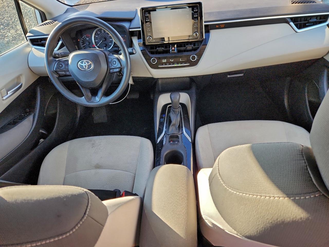 Toyota Corolla Le Image 12