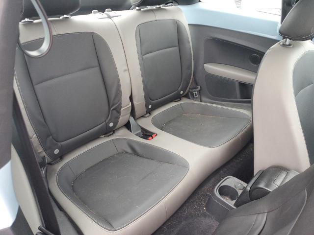 Volkswagen Beetle Image 4