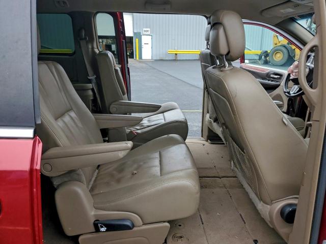 Chrysler Minivan Touring Image 9