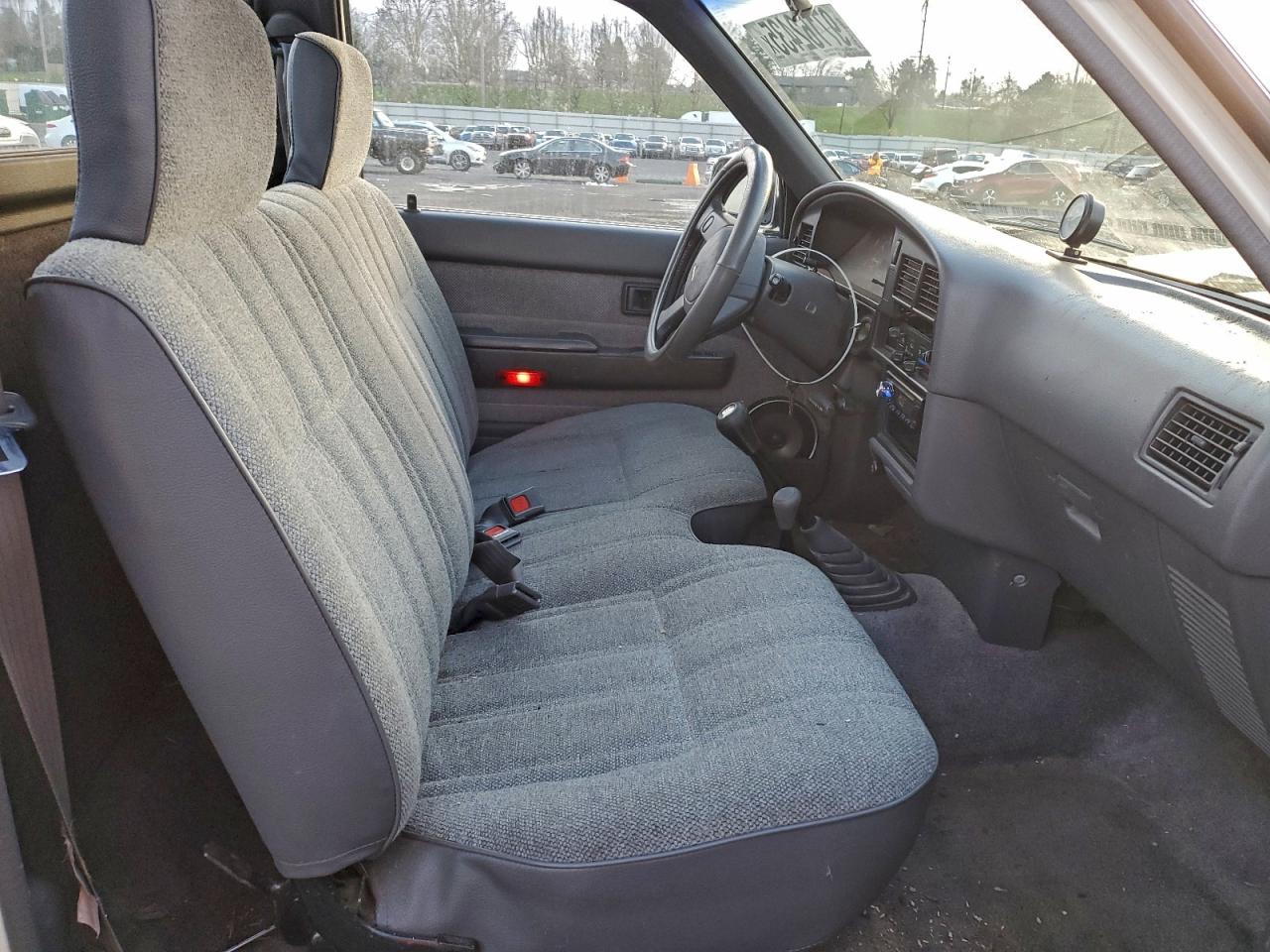 Toyota Pickup 1/2 Ton Short Wheelbase Sr5 Image 11