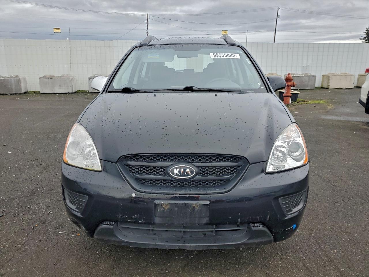 Kia Rondo Base Image 2