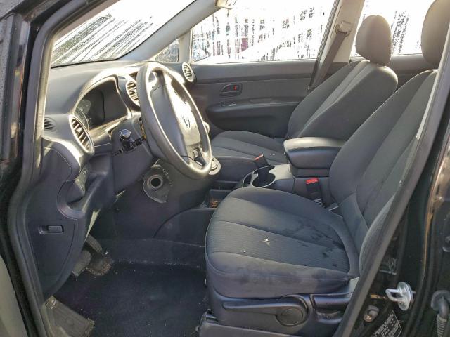 Kia Rondo Base Image 5