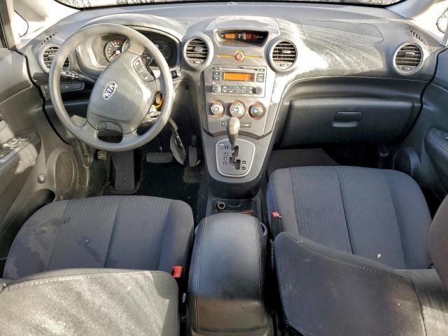 Kia Rondo Base Image 8