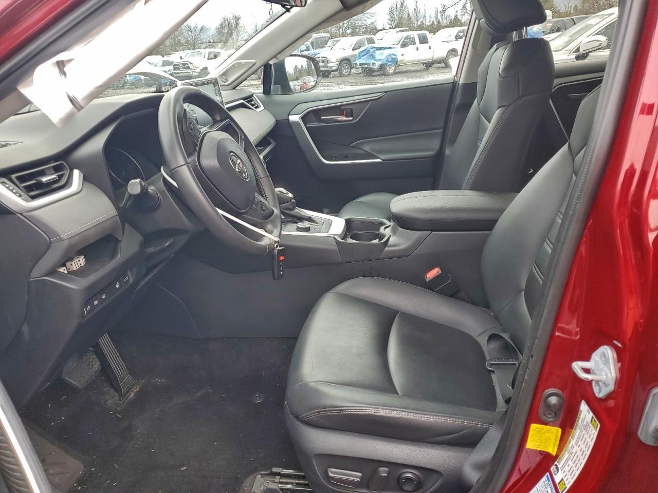 Toyota RAV4 Xle Premium Image 6