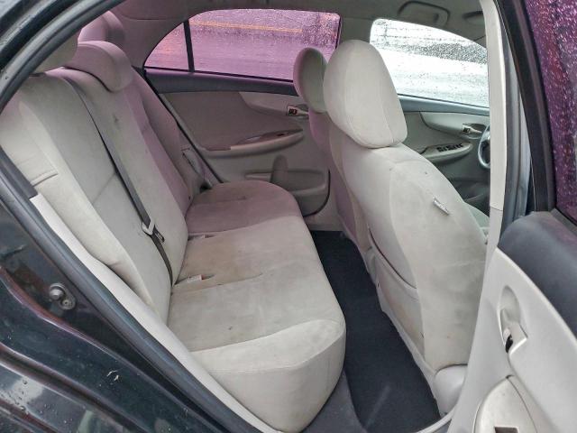 Toyota Corolla Base Image 12