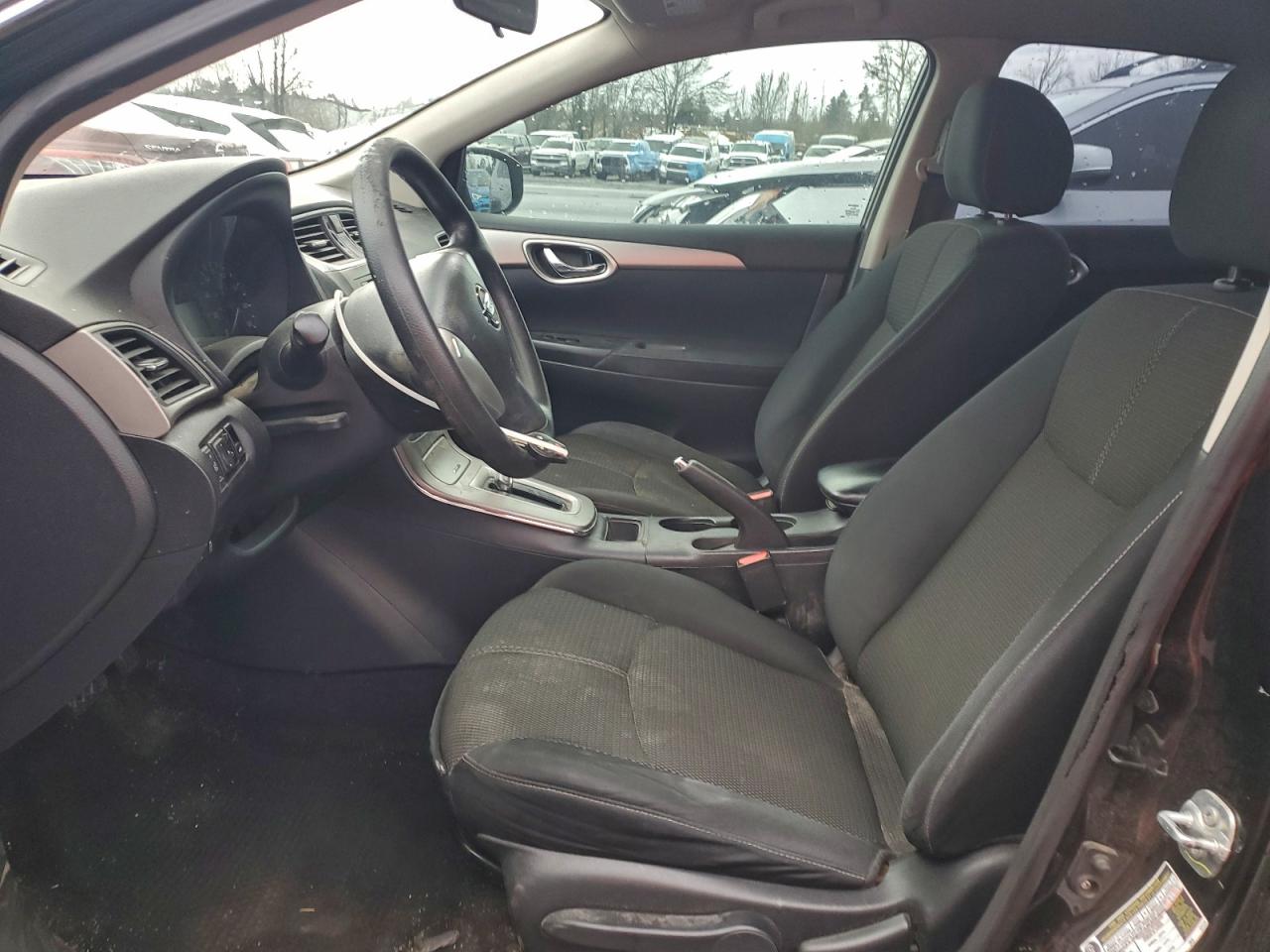 Nissan Sentra S Image 2