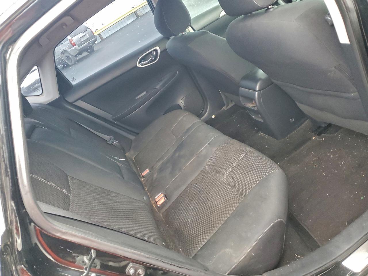 Nissan Sentra S Image 8