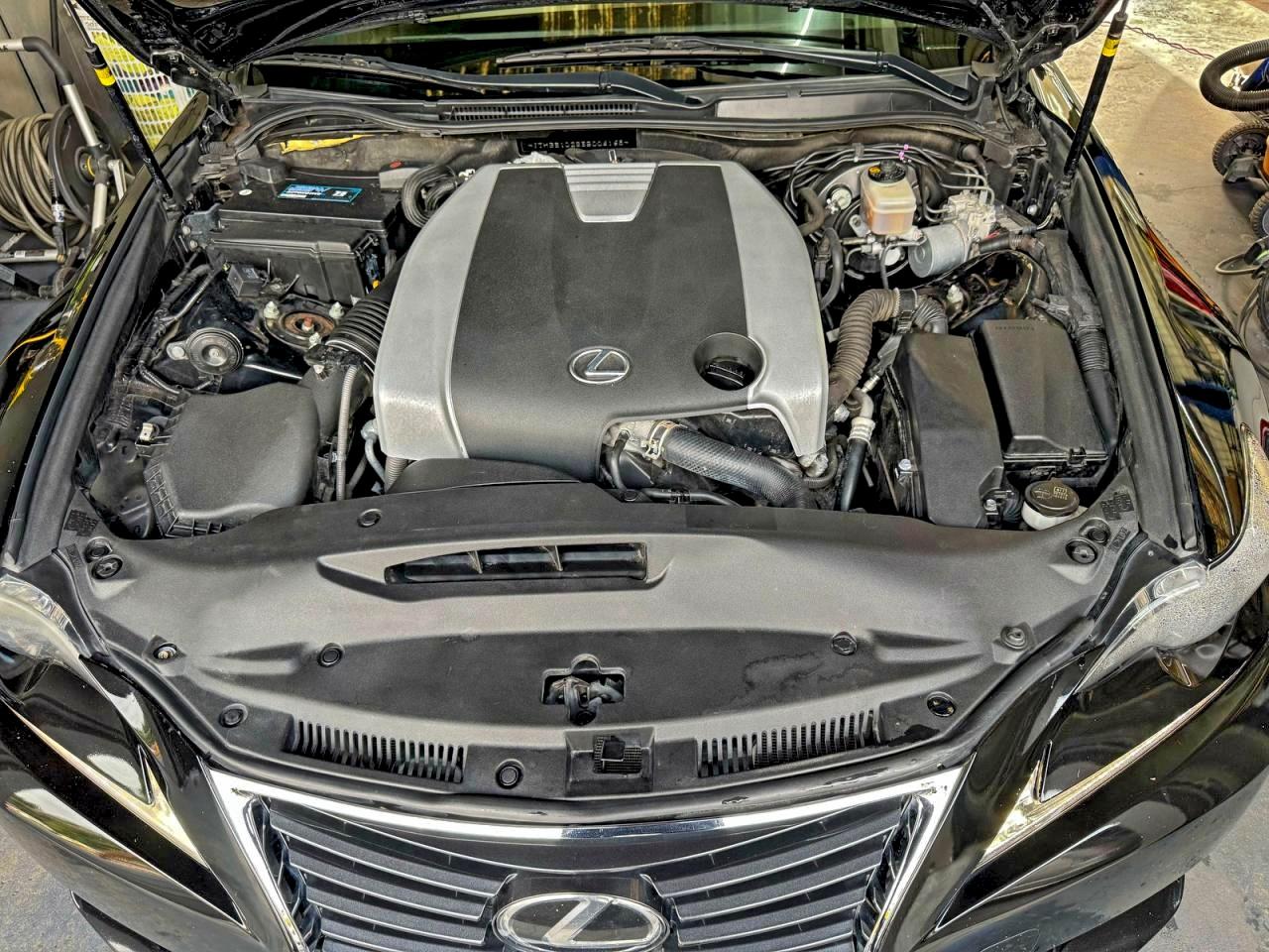Lexus Is 350 Image 6