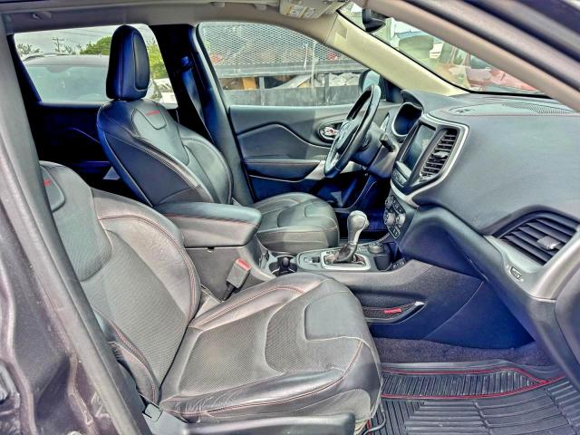 Jeep Cherokee Trailhawk Image 6