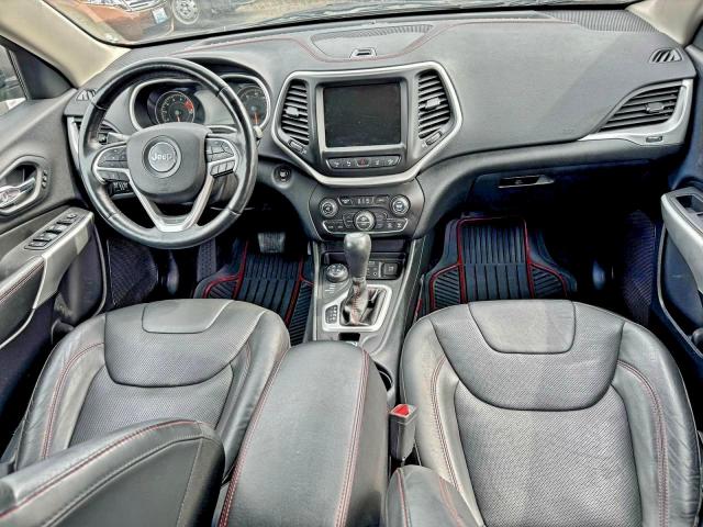 Jeep Cherokee Trailhawk Image 9