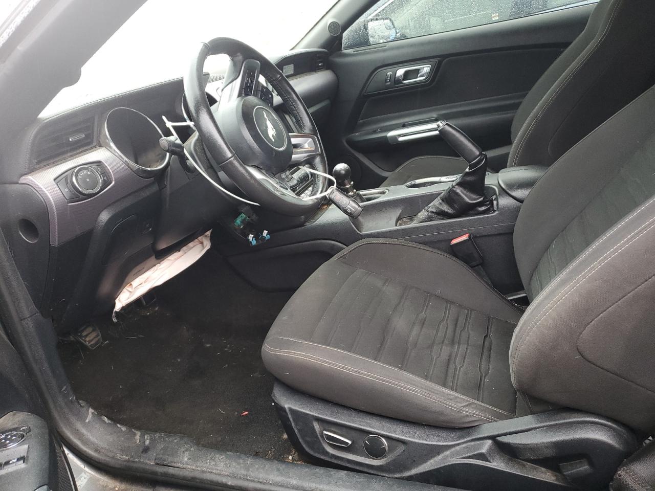 Ford Mustang Image 7