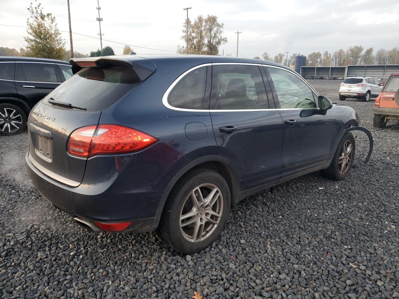 Porsche Cayenne Image 9