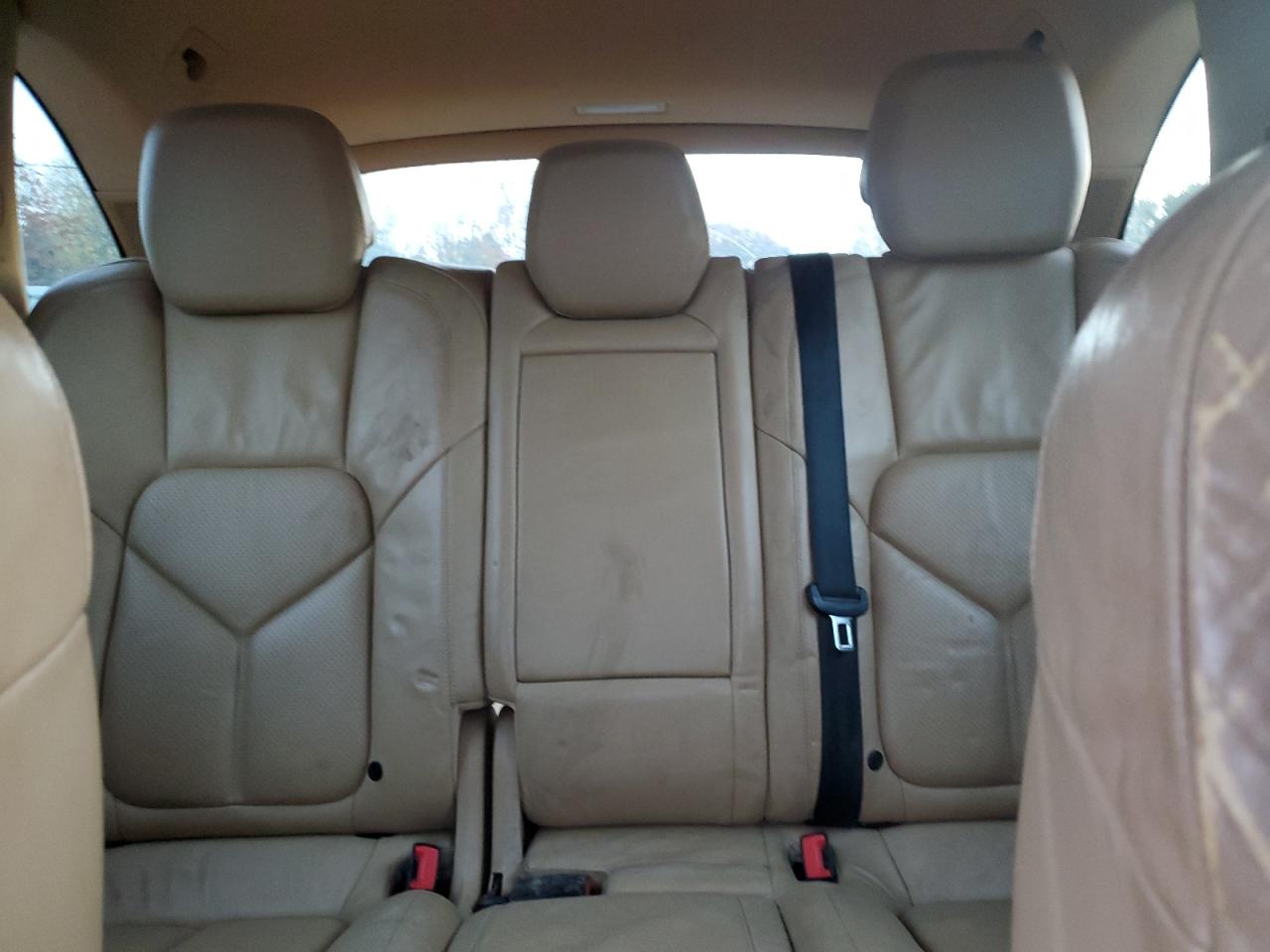 Porsche Cayenne Image 10