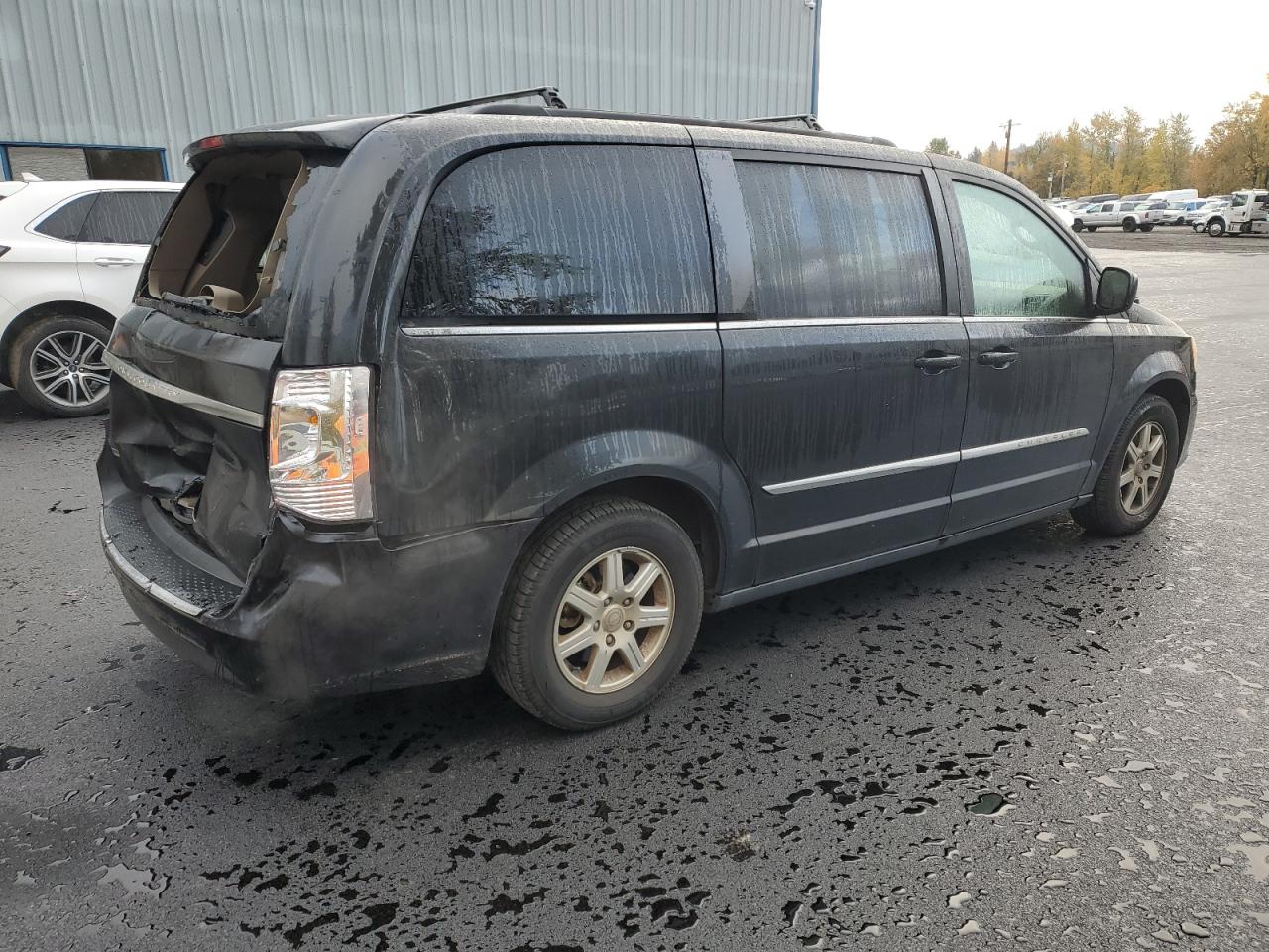 Chrysler Minivan Touring Image 4