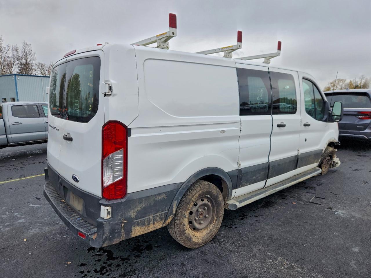 Ford Transit T-250 Image 2