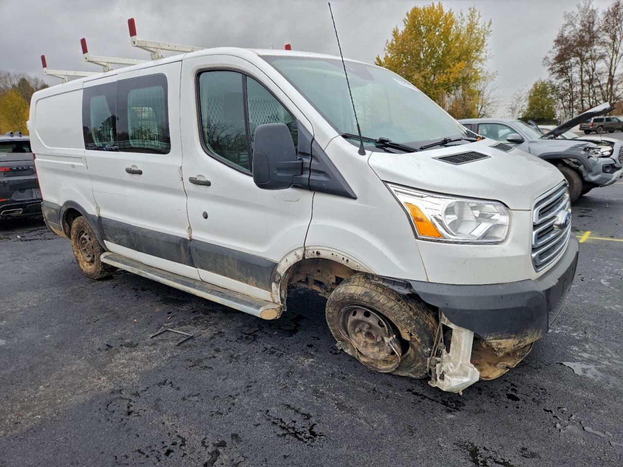 Ford Transit T-250 Image 10