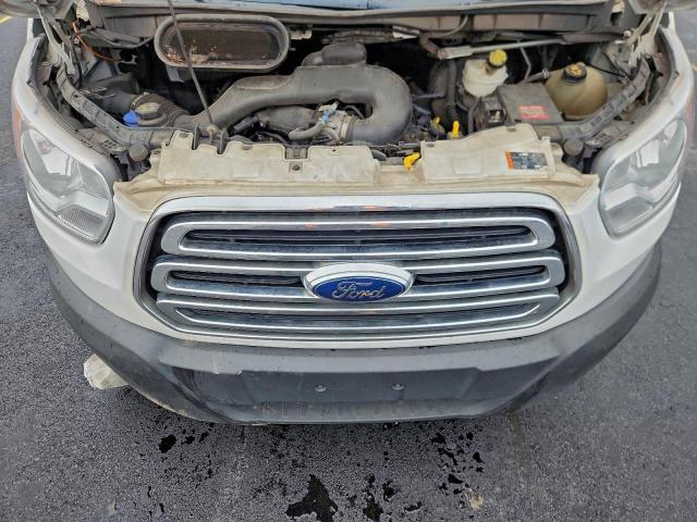 Ford Transit T-250 Image 12