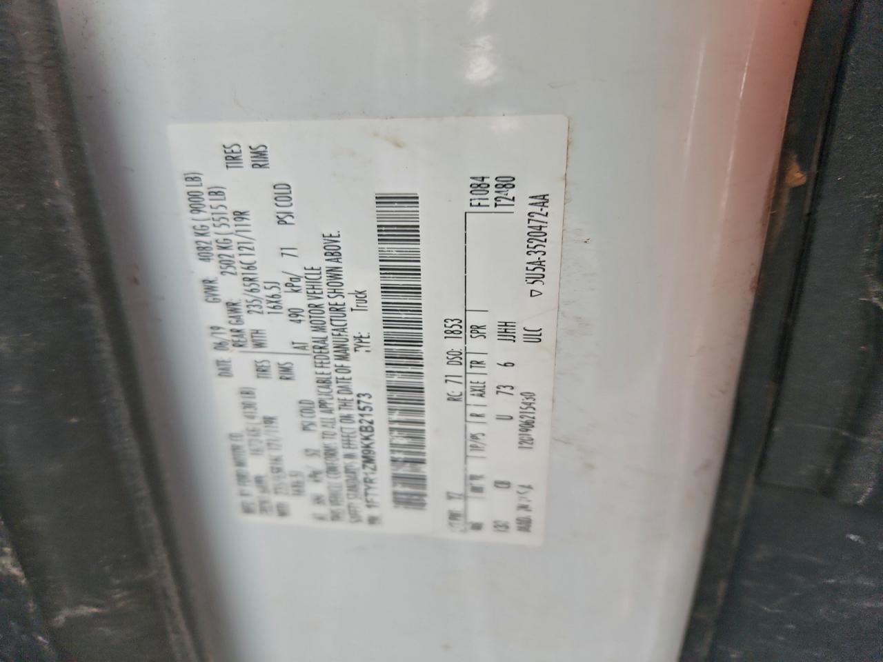 Ford Transit T-250 Image 6