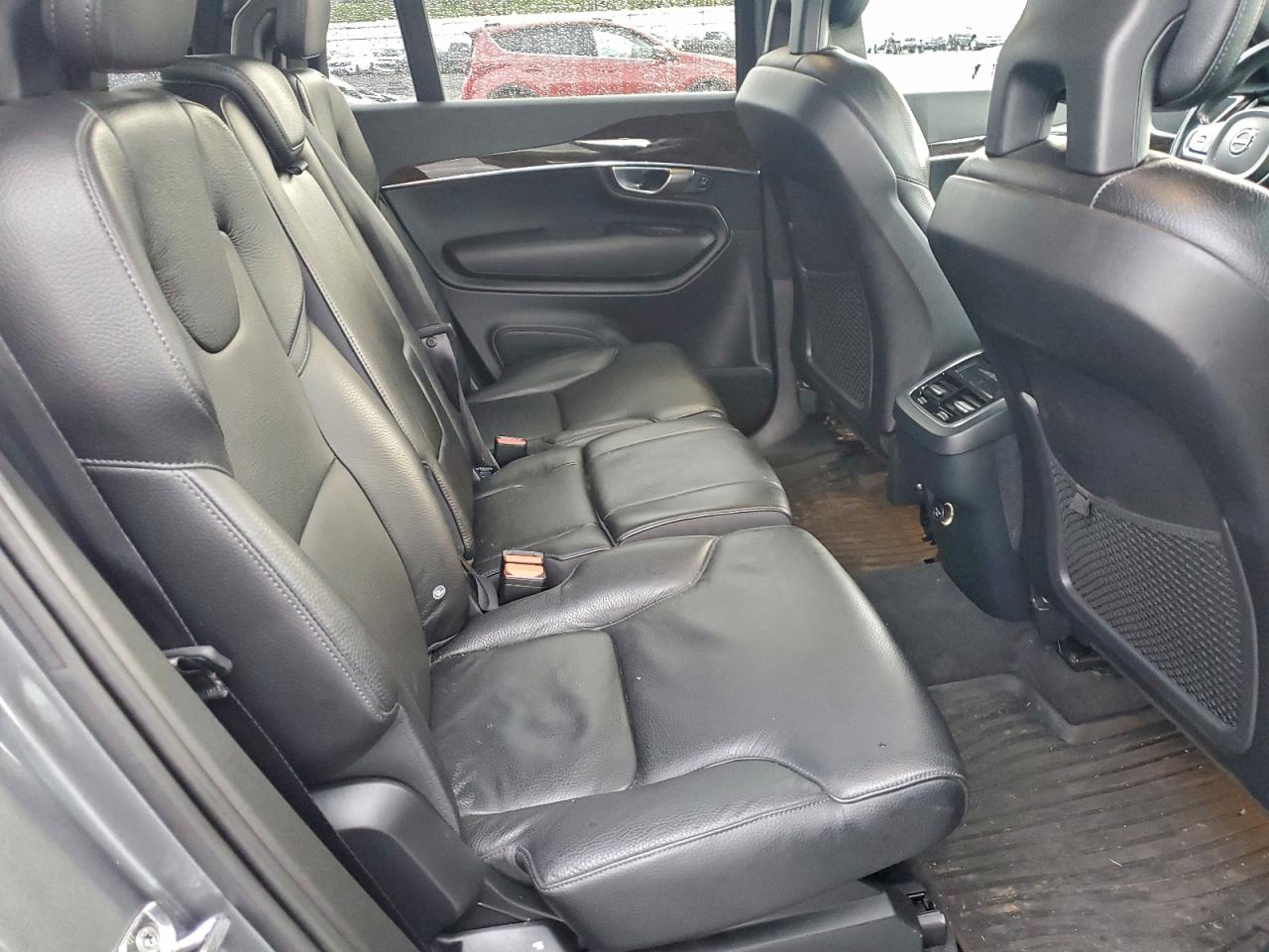 Volvo XC90 T6 Image 11