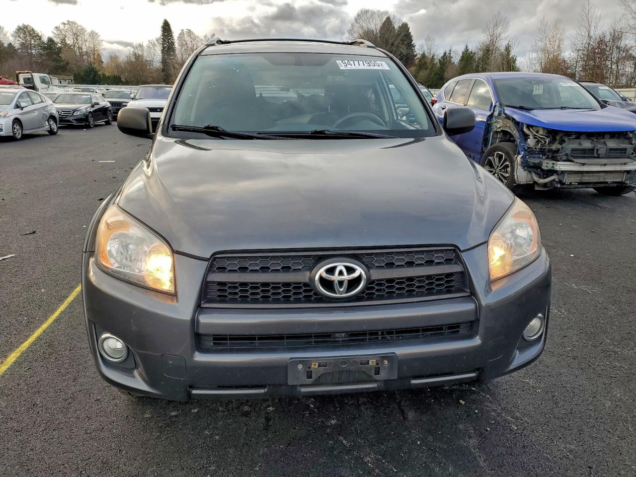 Toyota RAV4 Sport Image 12
