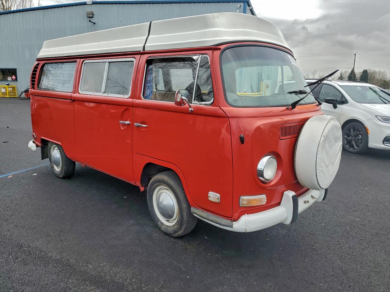 Volkswagen Minivan Image 8