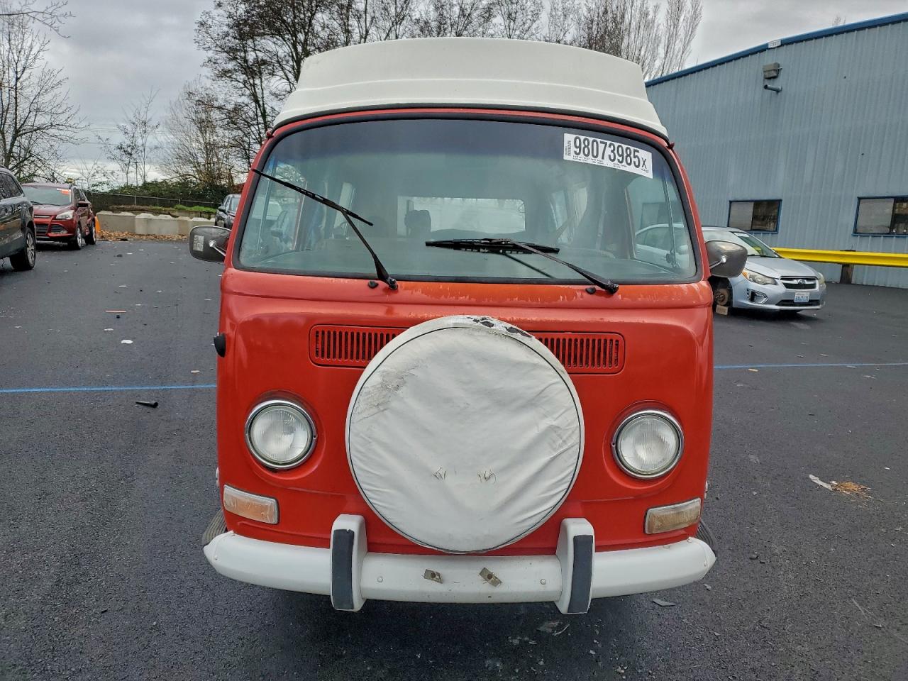 Volkswagen Minivan Image 4