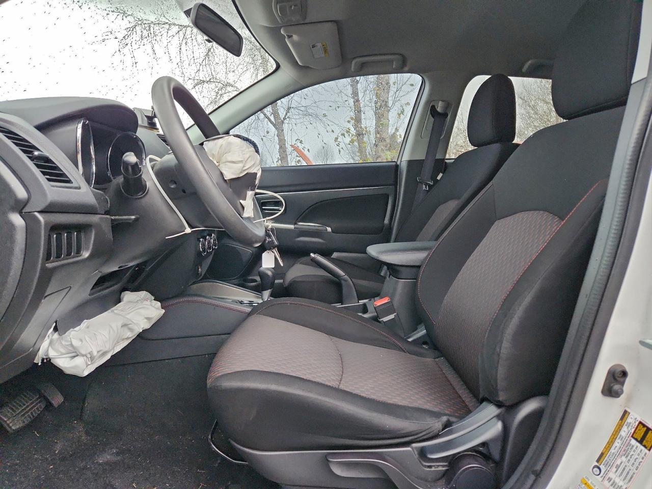 Mitsubishi Outlander Es Image 3