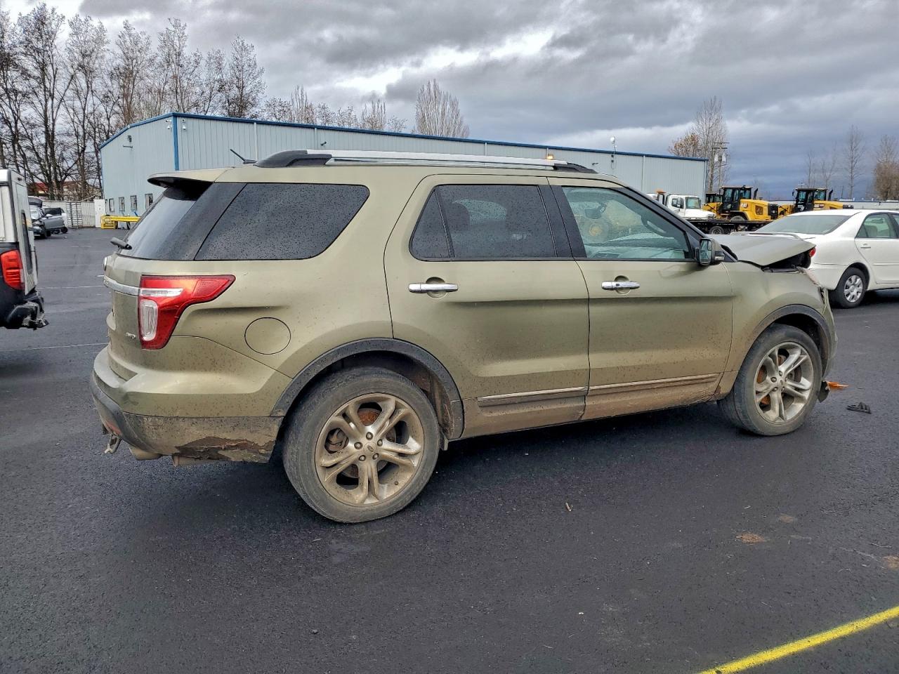 Ford Explorer Limited Image 3