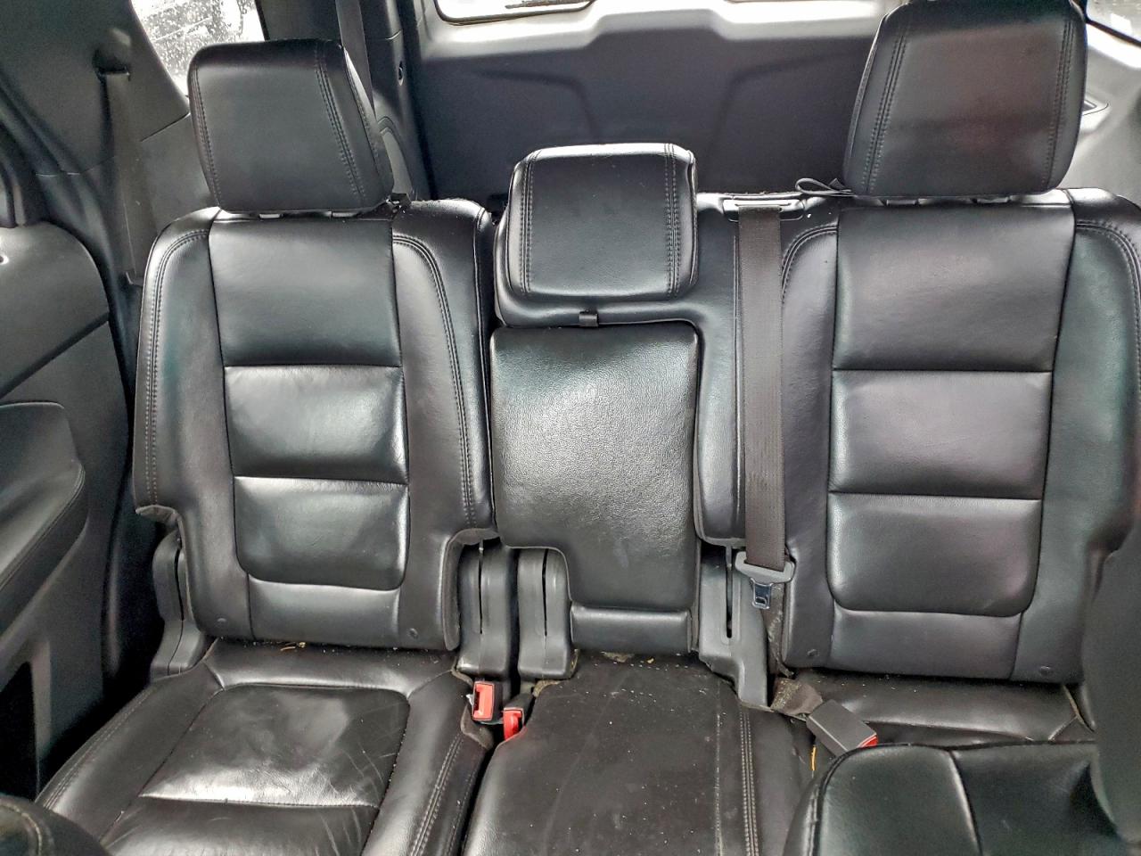 Ford Explorer Limited Image 10