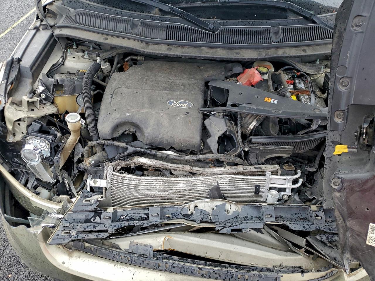 Ford Explorer Limited Image 5