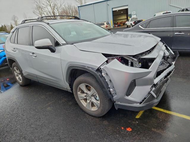 Toyota RAV4 Le Image 10