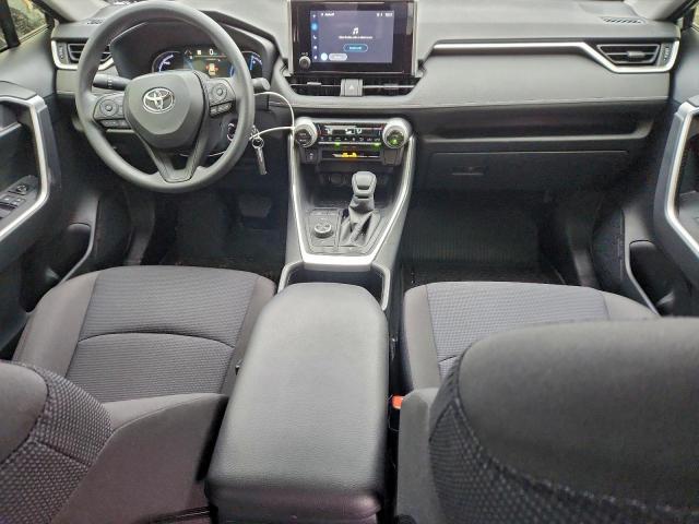 Toyota RAV4 Le Image 2