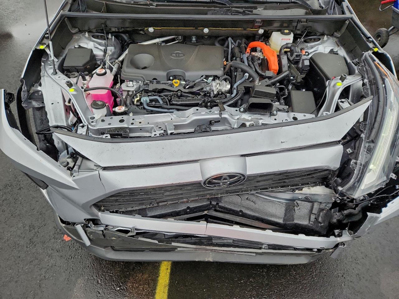 Toyota RAV4 Le Image 5