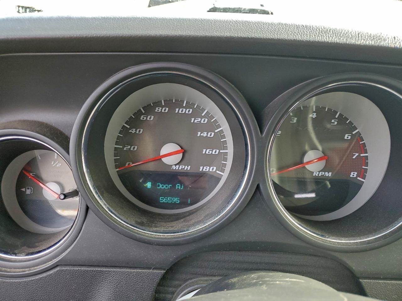 Dodge Challenger Srt-8 Image 8