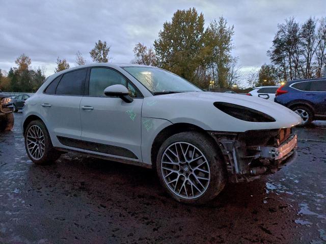 Porsche Macan S Image 5