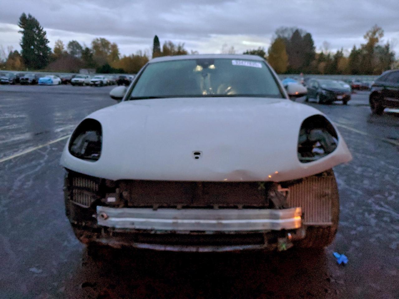 Porsche Macan S Image 7