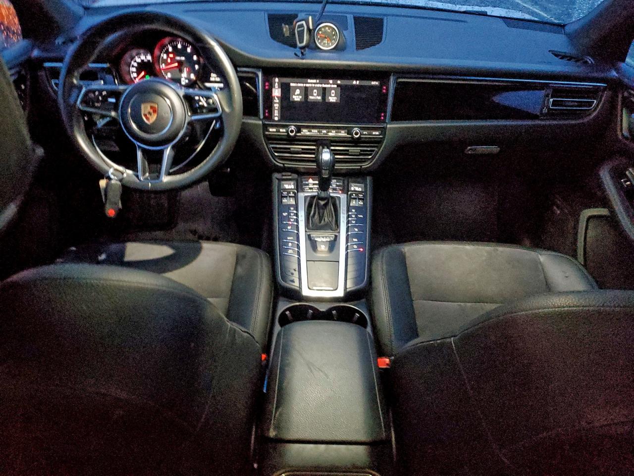 Porsche Macan S Image 6