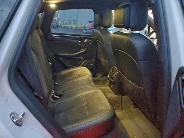 Porsche Macan S Image 10