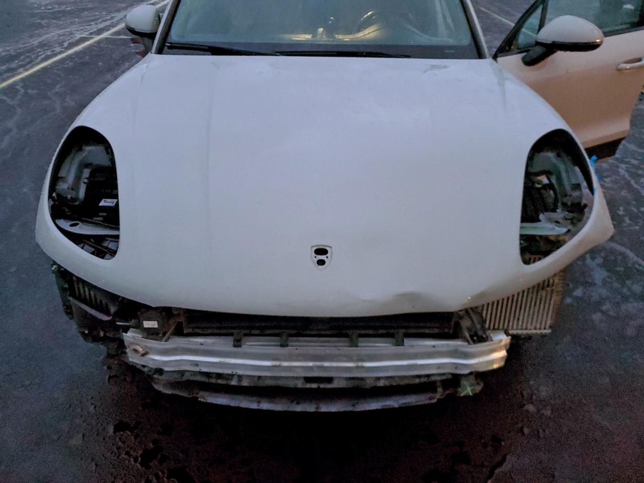 Porsche Macan S Image 9